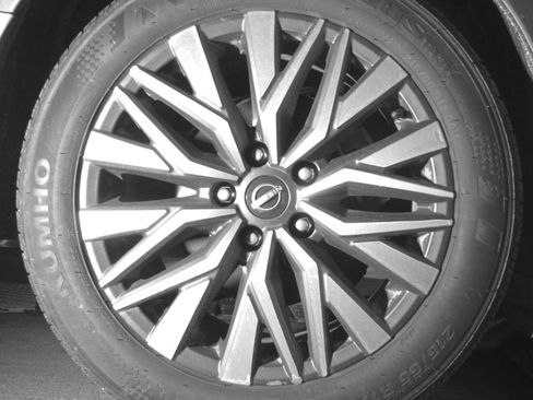 Used 2025 Nissan Altima 2.5 SV FWD image 18
