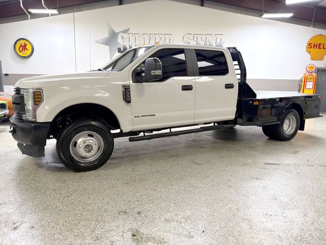 Used 2019 Ford F350 XL w/ Power Equipment Group AWD/4WD image 1