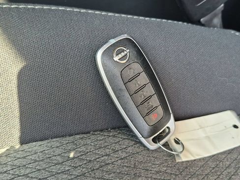 Certified 2026 Nissan Rogue SV FWD image 33