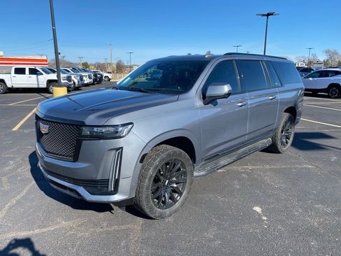 Used 2021 Cadillac Escalade ESV Sport Platinum image 3