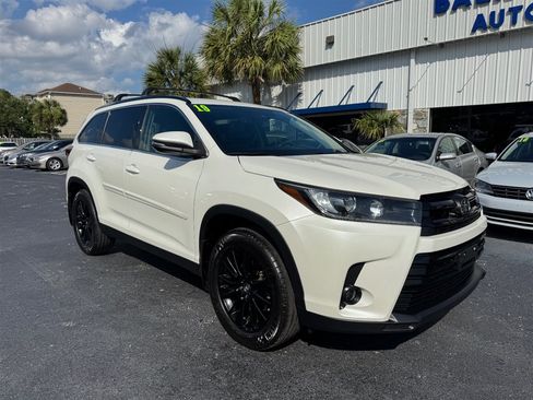 Used 2019 Toyota Highlander SE AWD/4WD image 2
