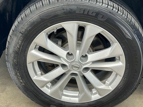 Used 2015 Nissan Rogue SV image 8