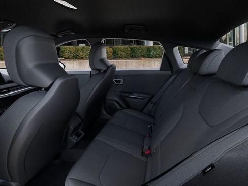 New 2026 Kia K4 LXS image 19