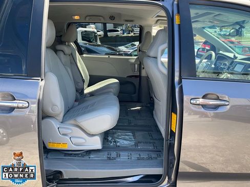 Used 2014 Toyota Sienna XLE image 48