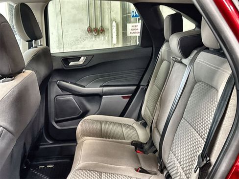 Used 2021 Ford Escape SE w/ SE Sport Appearance Package image 25