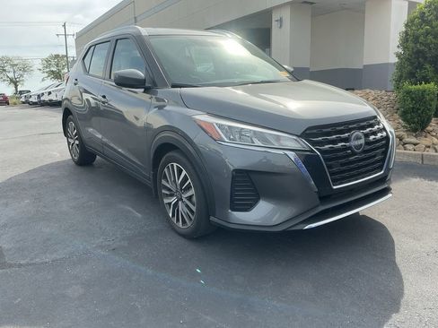 Used 2022 Nissan Kicks SV image 6