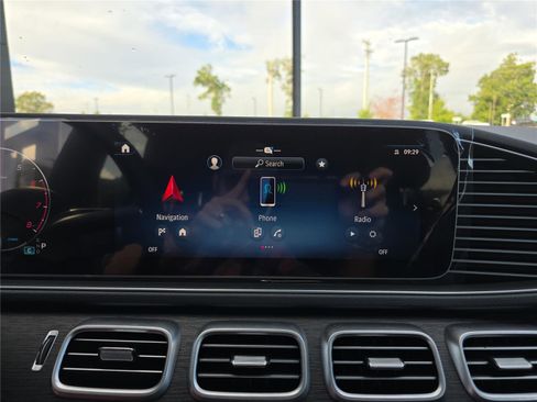 Used 2025 Mercedes-Benz GLE 350 4MATIC image 29