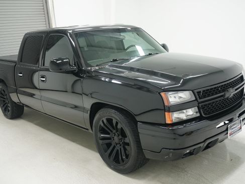 Used 2005 Chevrolet Silverado 1500 LS w/ Light Duty Power Package RWD image 3