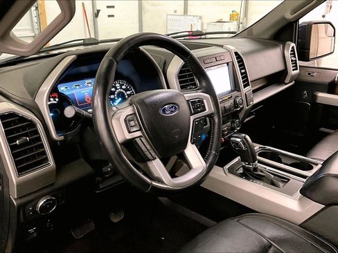 Used 2019 Ford F150 Lariat image 13