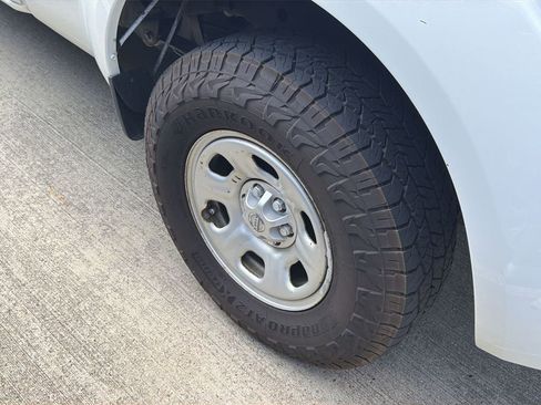 Used 2019 Nissan Frontier S RWD image 5