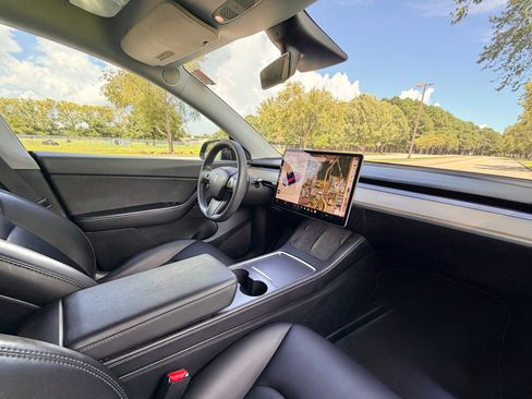 Used 2021 Tesla Model Y 2WD image 19