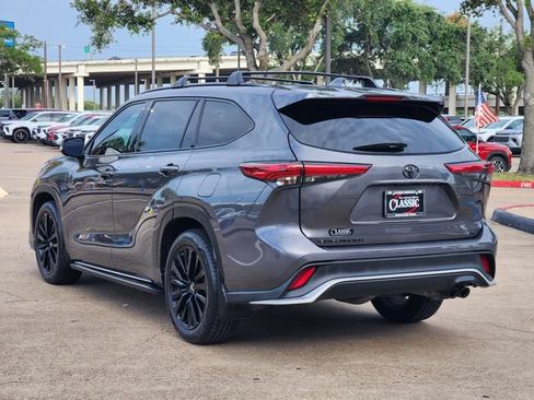 Used 2023 Toyota Highlander XSE FWD image 5