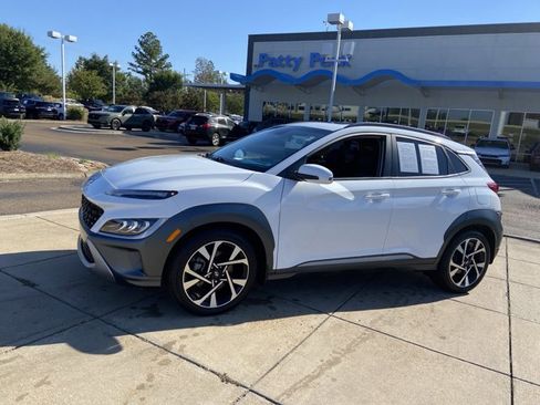 Used 2023 Hyundai Kona Limited image 5