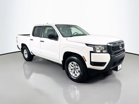 Used 2025 Nissan Frontier S RWD image 3