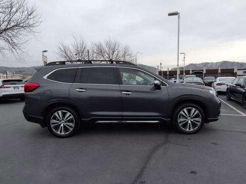 Used 2022 Subaru Ascent Touring image 2