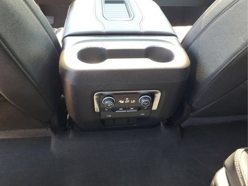 Used 2022 Chevrolet Tahoe RST AWD/4WD image 16