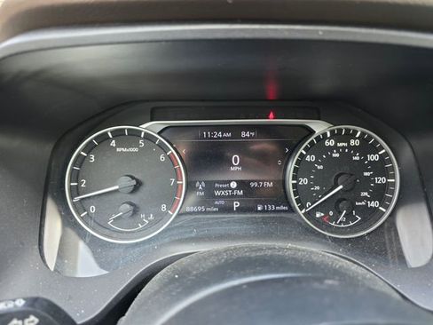 Used 2021 Nissan Rogue SV image 16