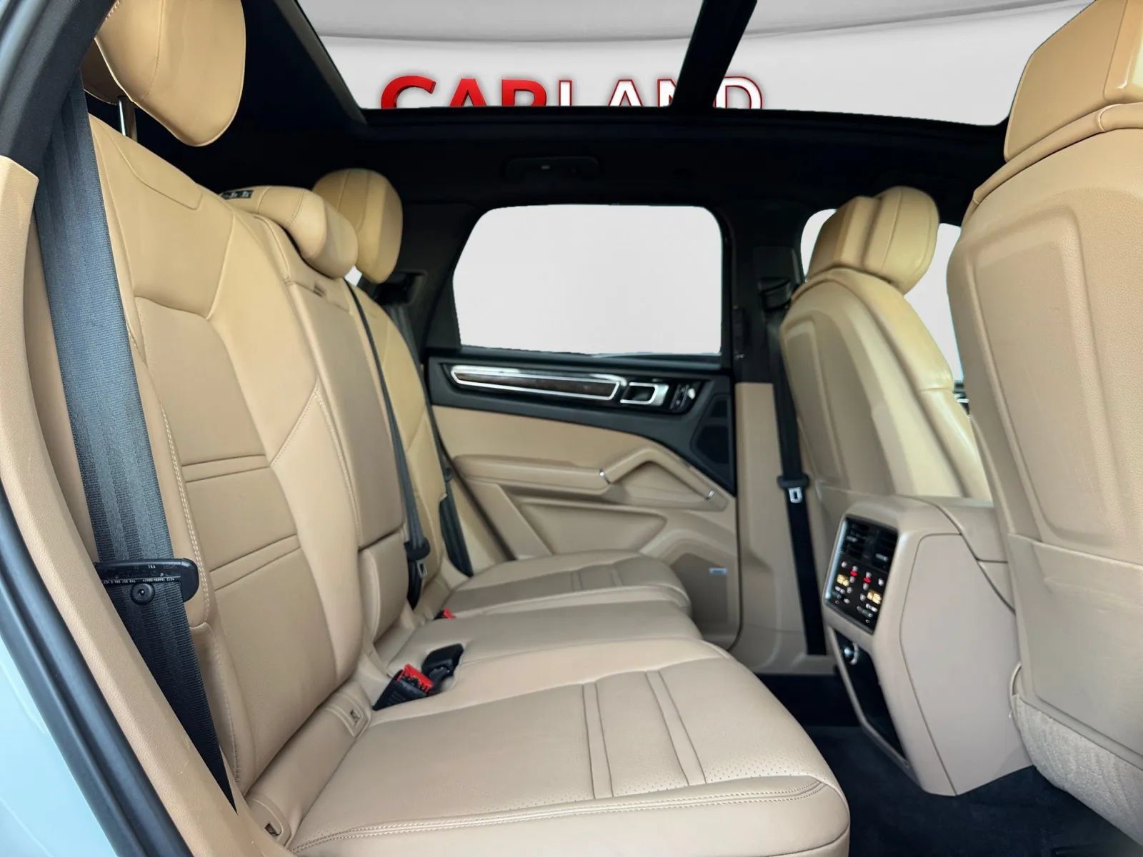 Used 2019 Porsche Cayenne AWD/4WD image 22