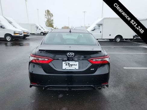 Used 2023 Toyota Camry SE image 6