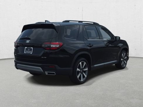 Used 2025 Honda Pilot Elite image 5