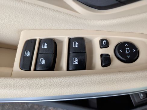 Certified 2023 BMW 330i Sedan w/ Premium Package image 15