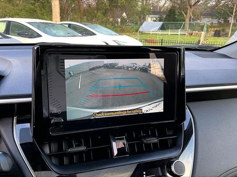 Certified 2024 Toyota Corolla Cross LE w/ Moonroof Package image 28