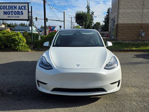 Used 2021 Tesla Model Y Long Range AWD/4WD image 2