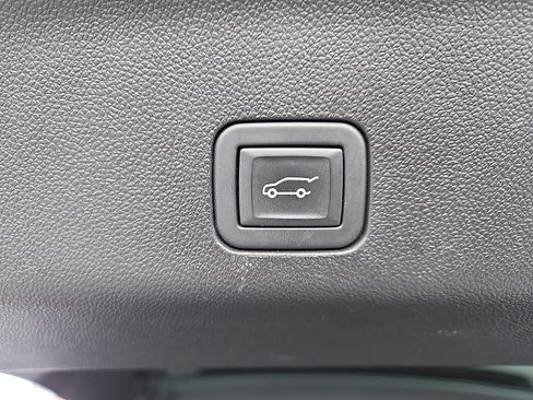 Used 2024 GMC Yukon SLT AWD/4WD image 39