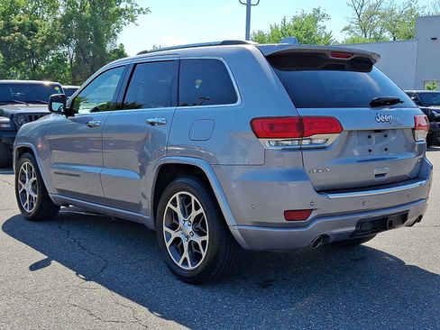 Used 2019 Jeep Grand Cherokee Overland AWD/4WD image 4