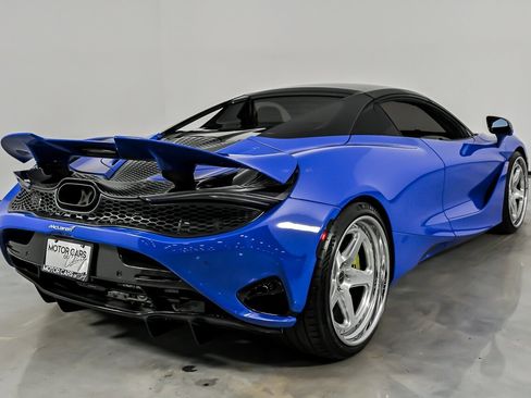 Used 2024 McLaren 750S Spider RWD image 19