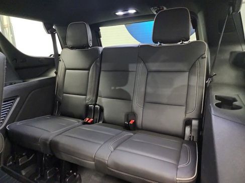 Used 2022 GMC Yukon SLT w/ SLT Premium Package image 40