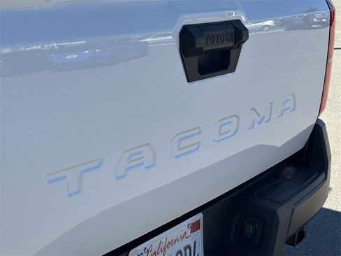 Used 2025 Toyota Tacoma SR image 6