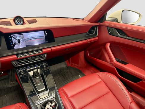 Certified 2025 Porsche 911 Targa 4 GTS AWD/4WD image 23