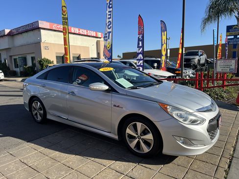 Used 2012 Hyundai Sonata Hybrid w/ Ultimate Pkg image 11