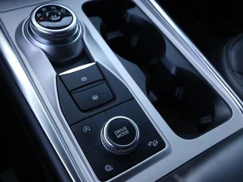 Used 2021 Ford Explorer XLT w/ Equipment Group 202A image 20