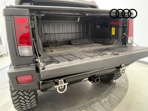 Used 2005 HUMMER H2 SUT w/ Preferred Equipment Group image 8