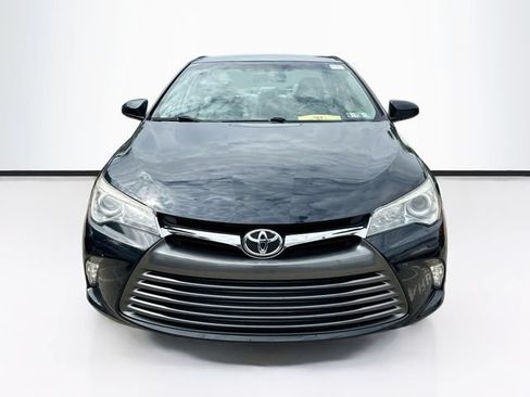 Used 2017 Toyota Camry XLE FWD image 2