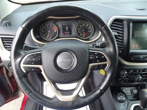 Used 2018 Jeep Cherokee Latitude w/ Quick Order Package 26T image 13