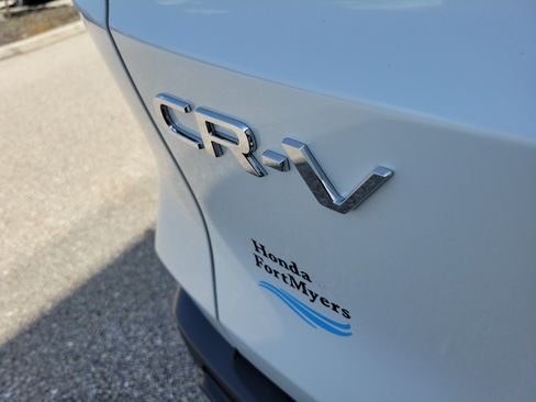 Used 2024 Honda CR-V EX image 8