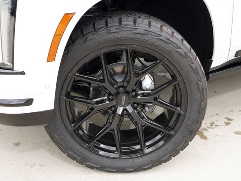 Used 2026 Cadillac Escalade Platinum Luxury w/ LPO, Floor Liner Package AWD/4WD image 33