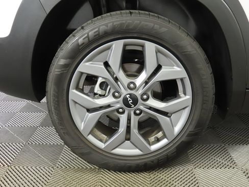 Used 2024 Kia Seltos S image 33