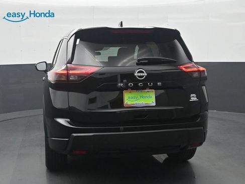 Used 2026 Nissan Rogue SV FWD image 6
