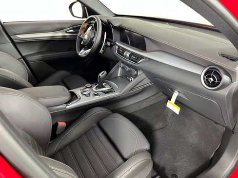 Used 2025 Alfa Romeo Stelvio Sprint image 49