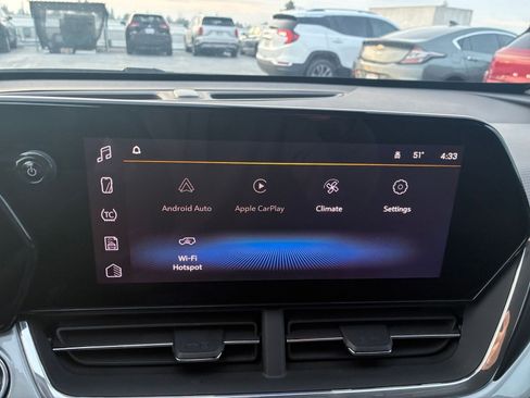 Used 2025 Chevrolet Trax LT image 21