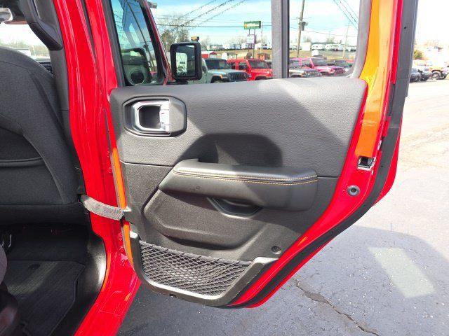 Used 2025 Jeep Wrangler Unlimited Sahara w/ Safety Group AWD/4WD image 47