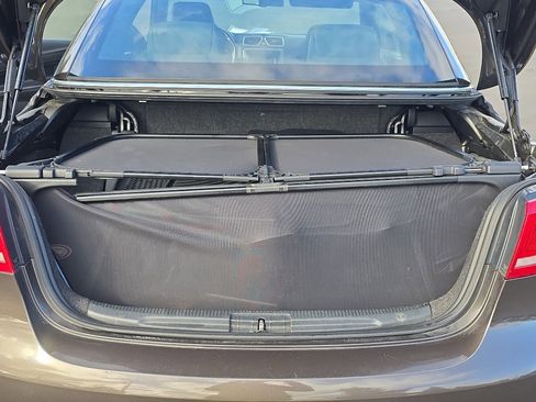 Used 2013 Volkswagen Eos Executive image 9