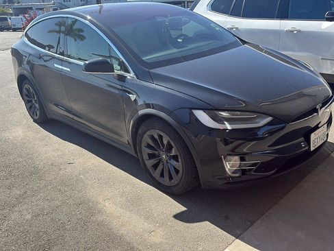 Used 2018 Tesla Model X 100D image 1