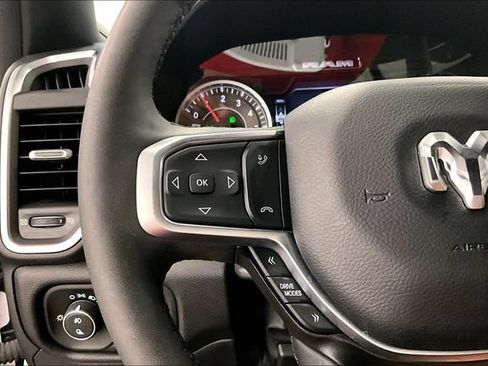 Used 2025 RAM 1500 Big Horn AWD/4WD image 26