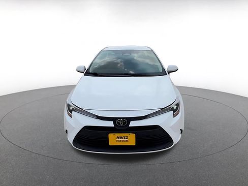 Used 2025 Toyota Corolla LE FWD image 4