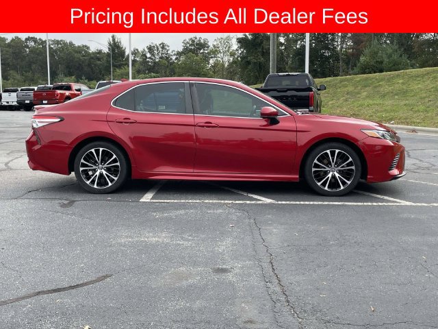 Used 2020 Toyota Camry SE FWD image 6